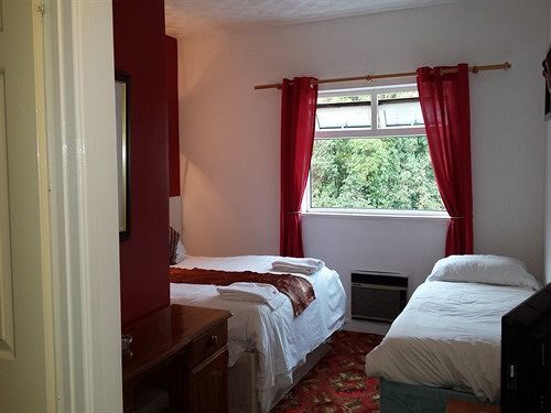 Red Lion Hotel Tredegar Exterior photo